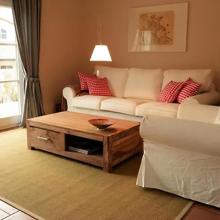 Holiday home Geraeumiges Mit Terrasse In Seedorf *
