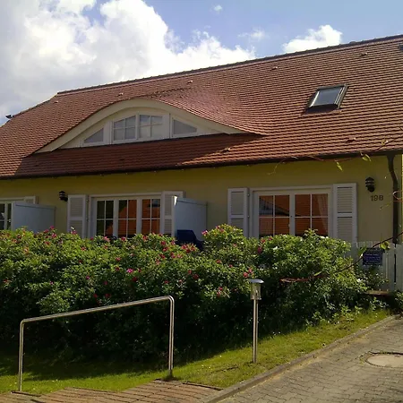 Holiday home Geraeumiges Mit Terrasse In Seedorf